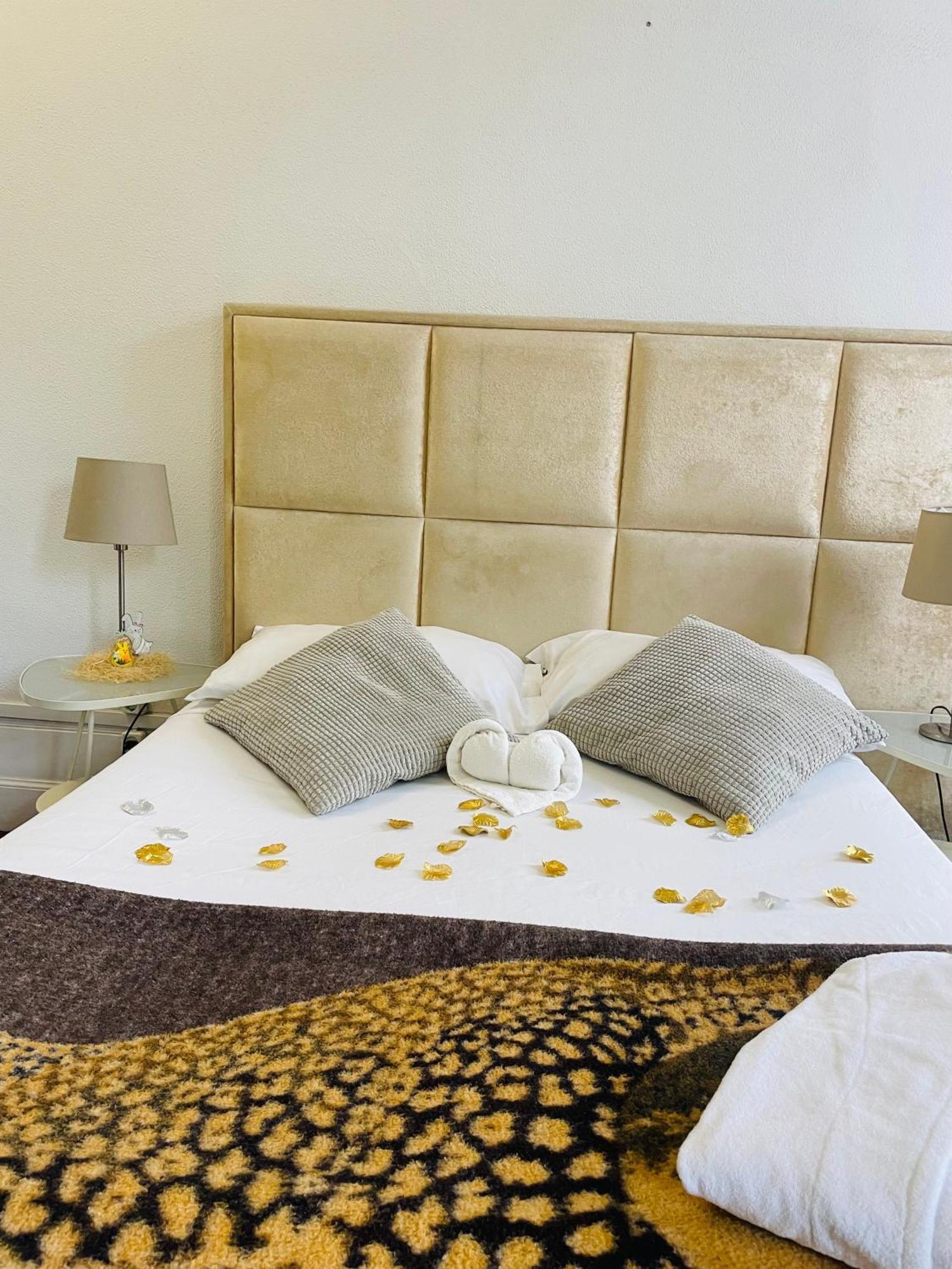 Ww Hostel & Suites Coimbra Bagian luar foto