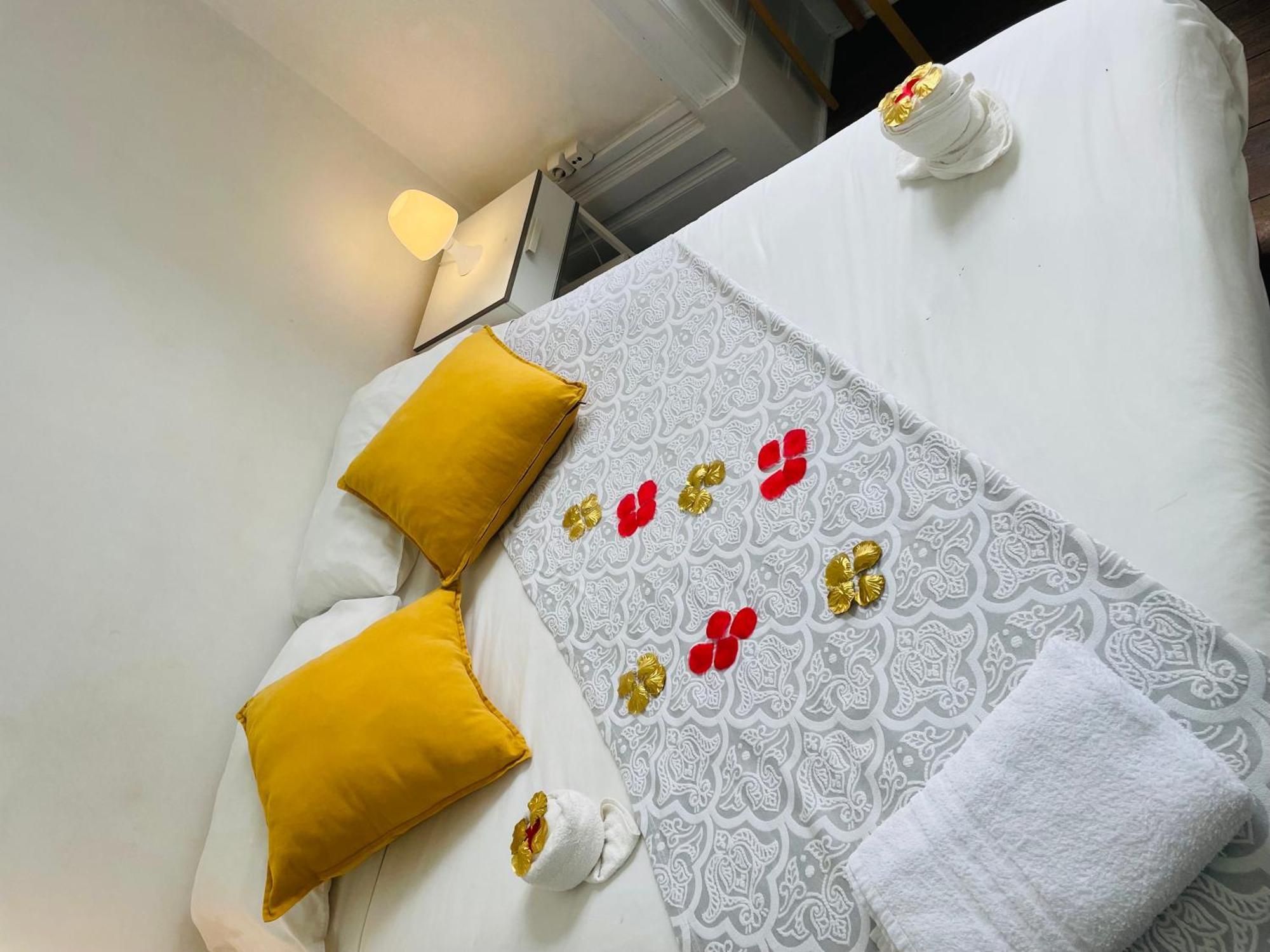 Ww Hostel & Suites Coimbra Bagian luar foto